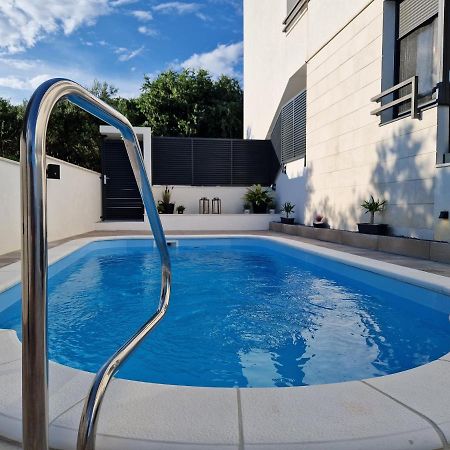 Apartman Marcelina 1 With Private Pool Trogir Exterior foto