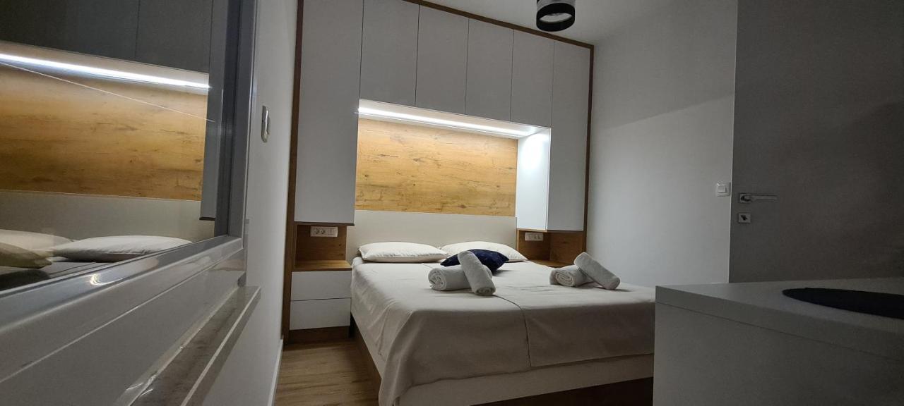 Apartman Marcelina 1 With Private Pool Trogir Exterior foto
