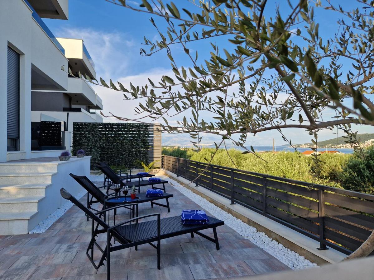 Apartman Marcelina 1 With Private Pool Trogir Exterior foto