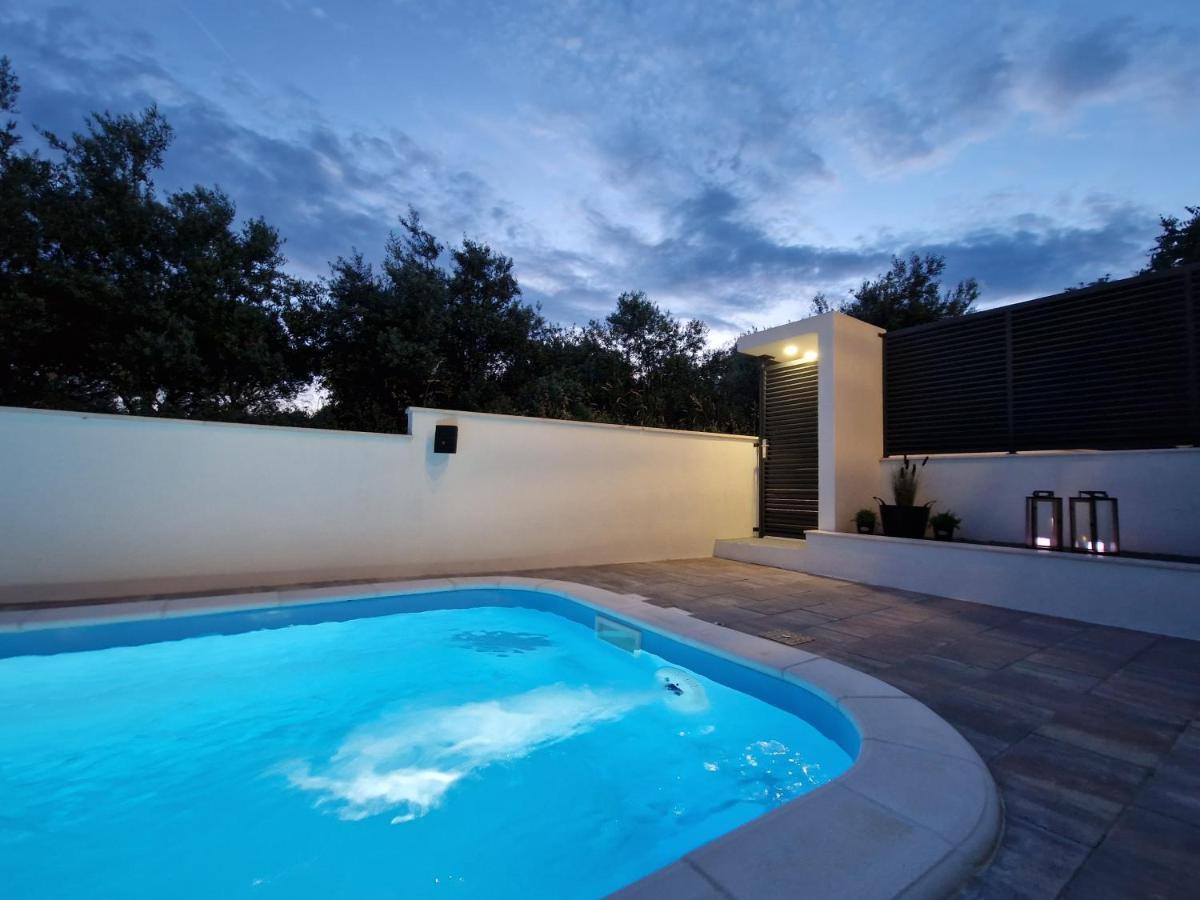 Apartman Marcelina 1 With Private Pool Trogir Exterior foto