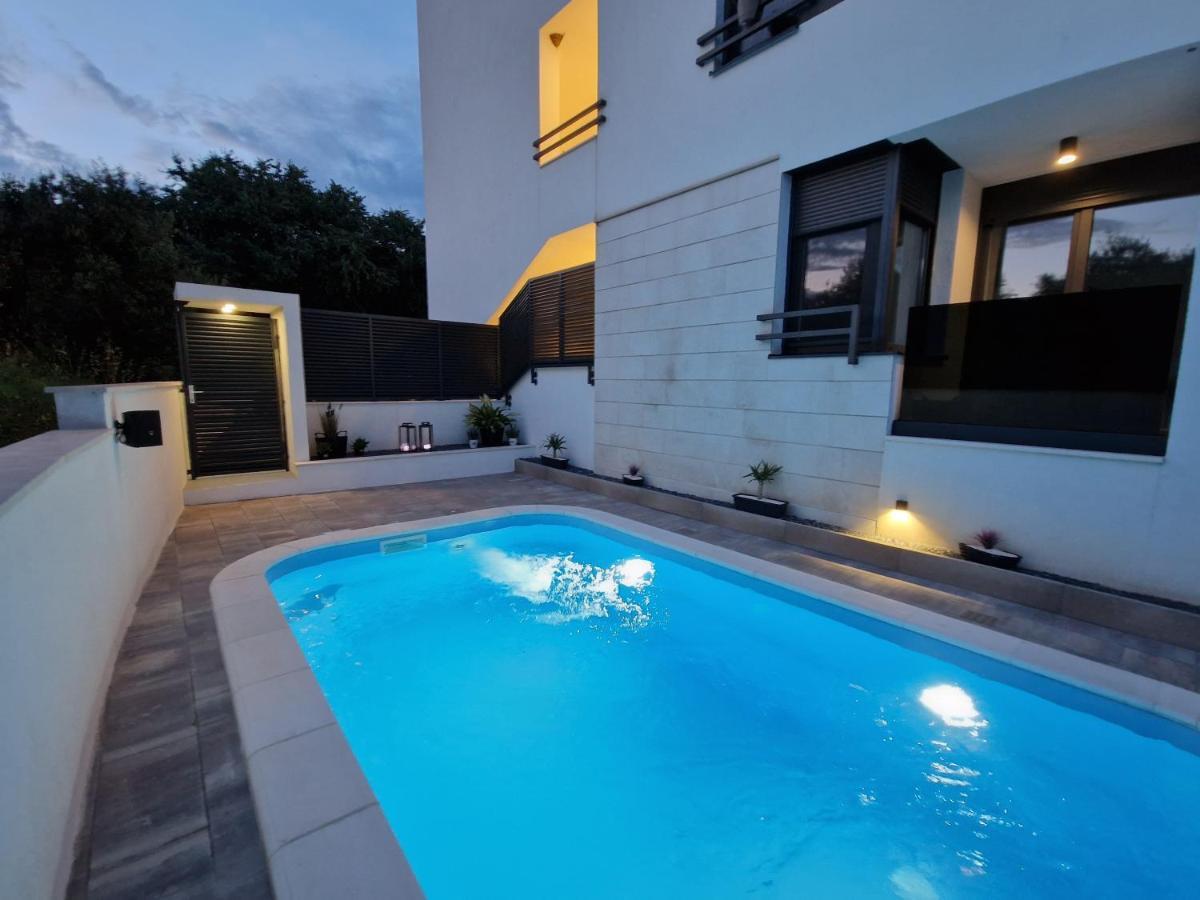 Apartman Marcelina 1 With Private Pool Trogir Exterior foto